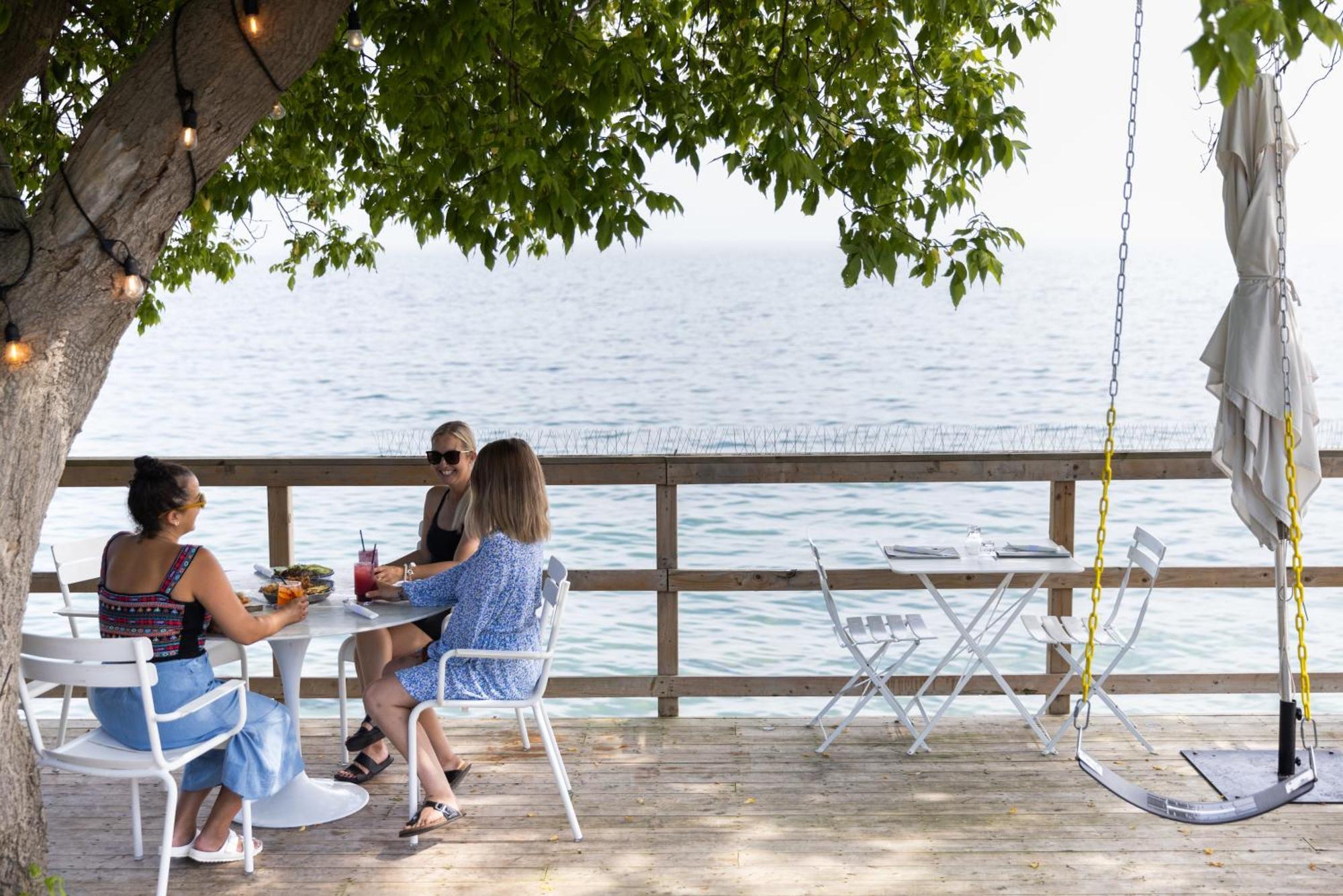 The Lakeside Prince Edward County Wellington Exteriör bild