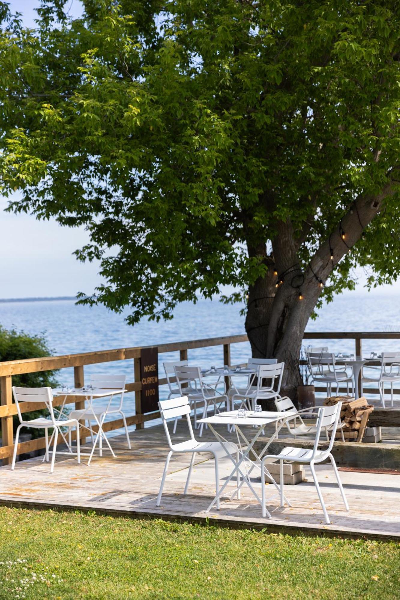 The Lakeside Prince Edward County Wellington Exteriör bild