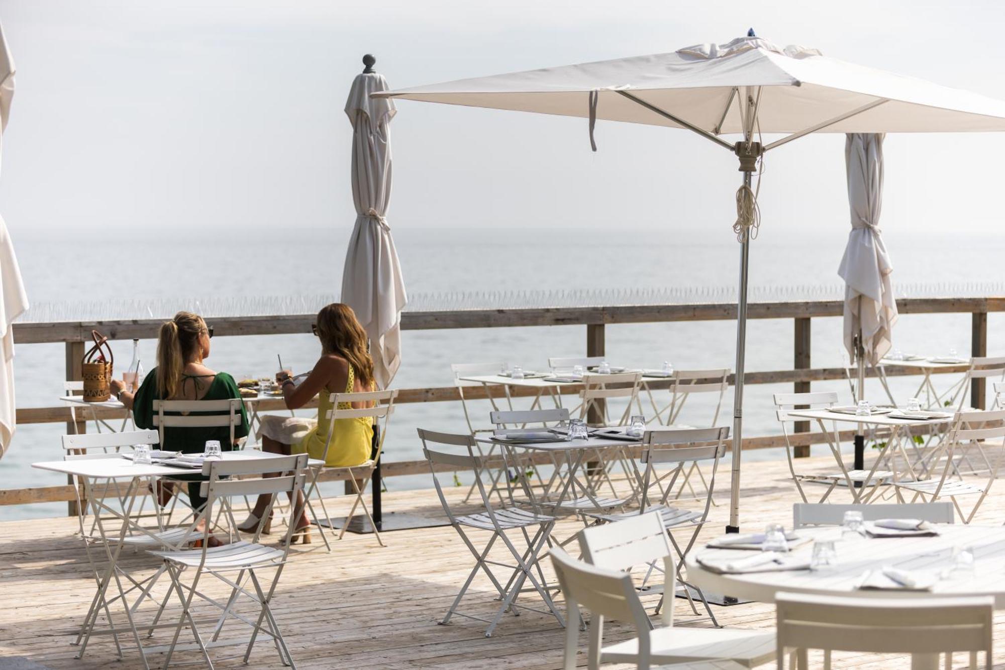 The Lakeside Prince Edward County Wellington Exteriör bild